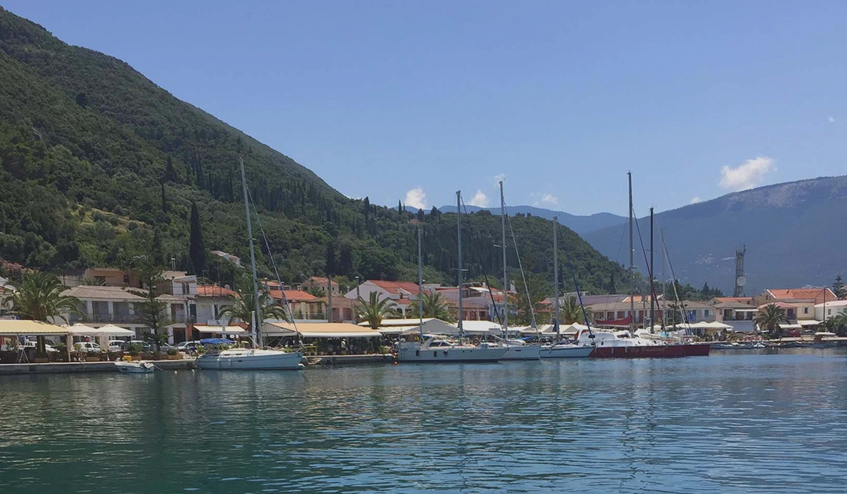 Άποψη από το λιμάνι της Σάμης στην Κεφαλονιά